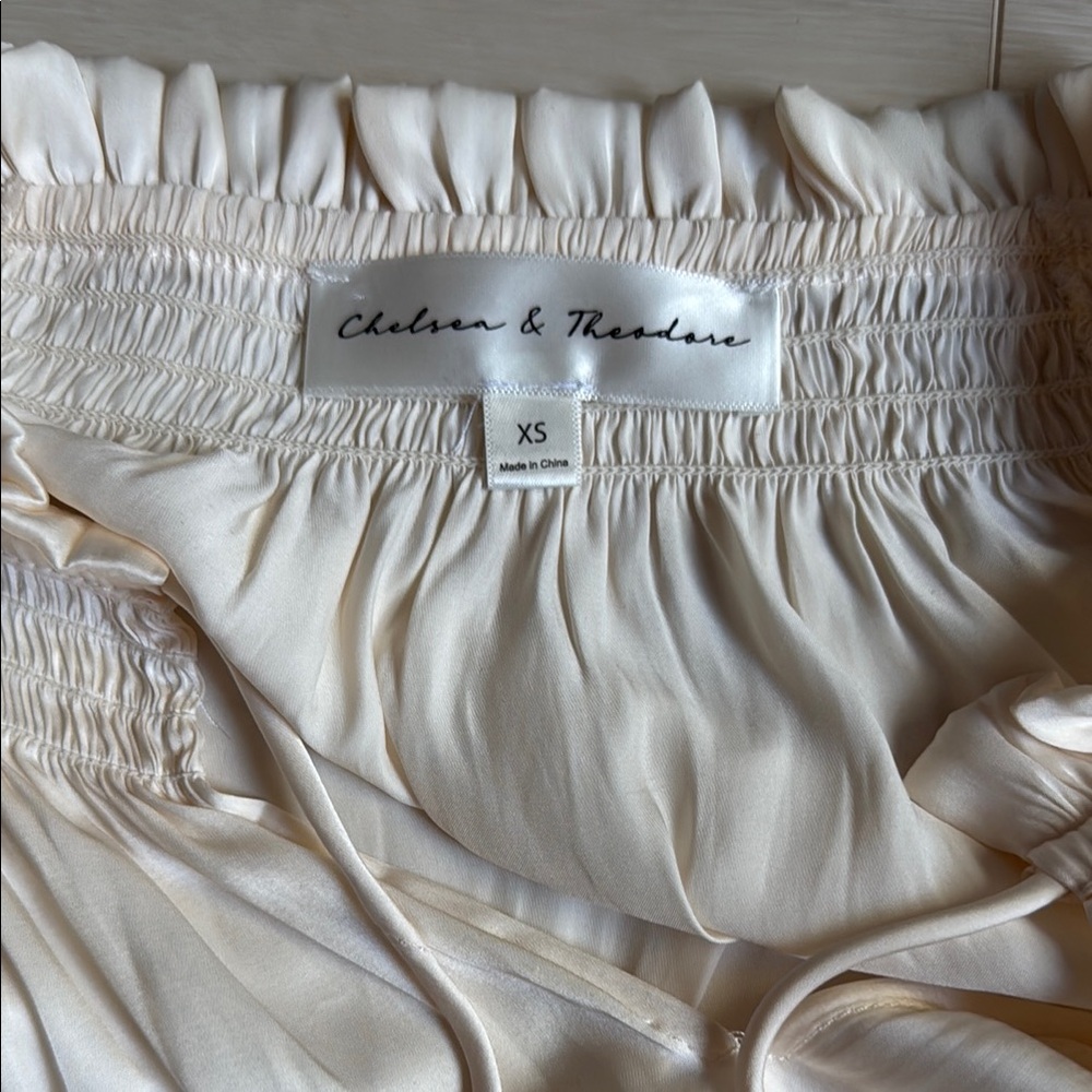 Chelsea & Theodore Cream Ruffled 3/4 Sleeve Peasant Blouse - Picture 3 of 7